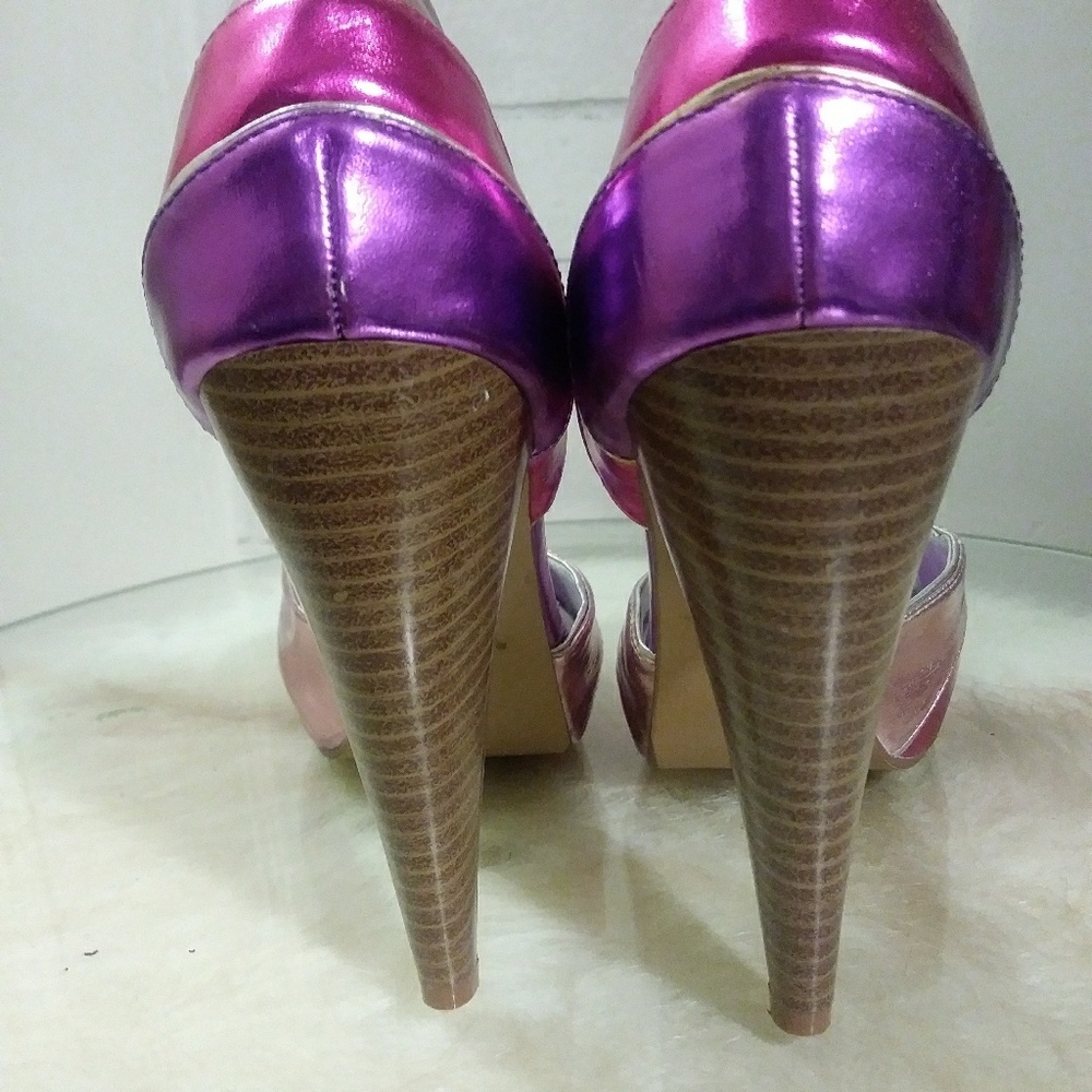 Shoes - Picture 3 of 3